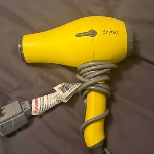 Drybar blow dryer